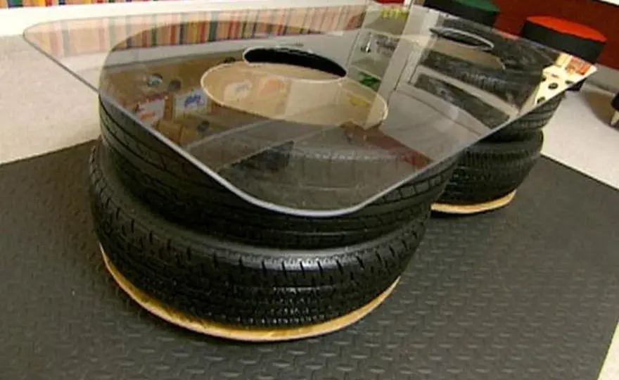 Stolik z opony DIY: Zrób to sam krok po kroku!