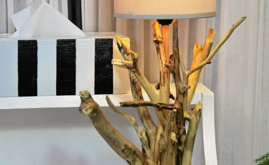 Lampa z gałęzi DIY: Twój przewodnik krok po kroku